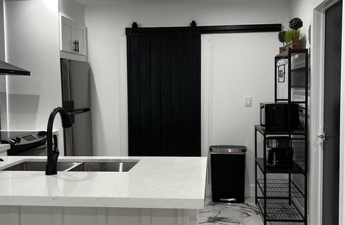 Driftwood House | Full RENOVATED - Close to MI FL!! Near to Hard Rock Casino