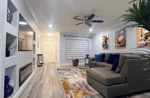 Tamarac House | Fully Furnished Corporate Rental, Free parking, Family Friendly