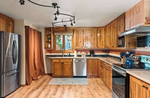 Martin City Cabin | Fully rehabbed log cabin, 15 min to Glacier. 3 queen beds across 2 bedrooms, 2 full baths, fully stocked kitchen, pellet stove & a game loft stocked with 100 movies. The Montana family cabin your family will never stop talking about.