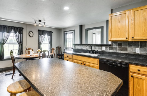 North Bangor House | Fun w/Family! 'Country Getaway' in North Bangor