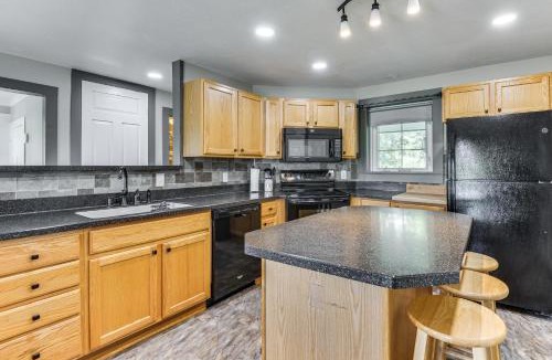 North Bangor House | Fun w/Family! 'Country Getaway' in North Bangor