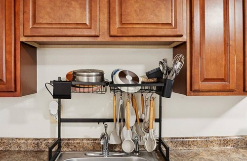 Lower Vailsburg Apartment | Furnished 3BR/2BA Near NYC PATH/EWR/Penn ST