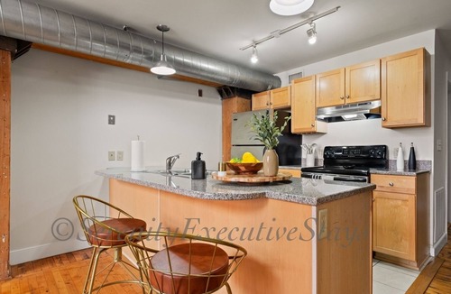 Church Hill Apartment | Furnished Downtown Loft for Traveling Professionals Available April 1