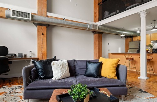 Church Hill Apartment | Furnished Downtown Loft for Traveling Professionals Available April 1
