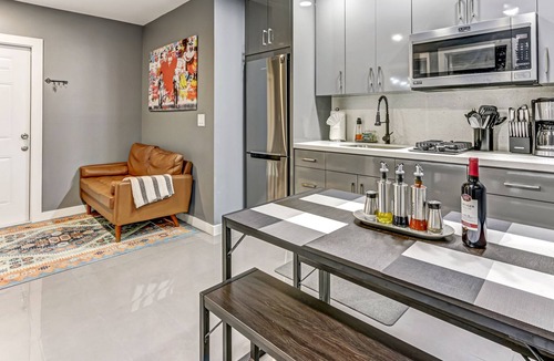 Little Ranches Apartment | Fusion: Trendy design & Near Beach