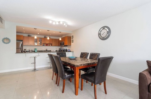 Sunny Isles Beach Apartment | G - Walk to beach! Beautiful Pool and Tennis Courts