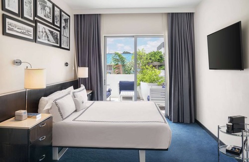 City Center Resort | Gale South Beach, Curio Collection by Hilton