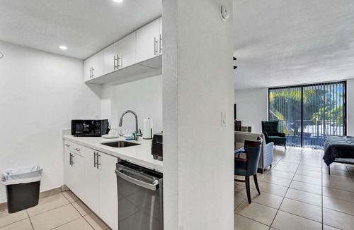 Golden Glades Apartment | Game Day Getaway Near Hard Rock Stadium