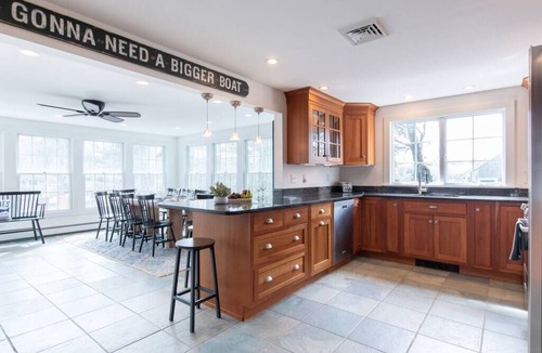 West Chatham House | Game Room, Rooftop Deck, Fire Pit!