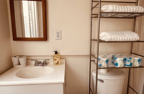 Hacienda Heights Apartment | Gateway to Adventure | Private Entrance & Bath