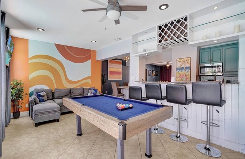 Coral Heights House | GAY MENs clothing optional Lrg 1br-deep discounts for long stays-8min to Wilton