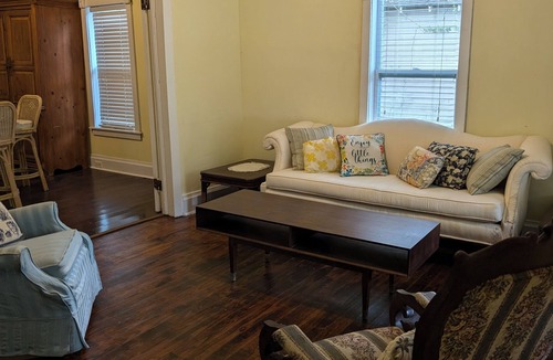 Georgetown Cottage | Georgetown cottage cozy, updated 2 bedroom 3 blocks from historic downtown