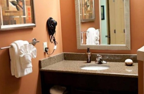 Williamsburg Resort | Getaway Beautiful Resort with Full Amenities - 4 Bedrooms