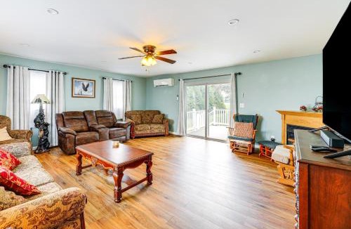 Georgetown House | Getaway on 1/2 Acre w/Deck in Georgetown