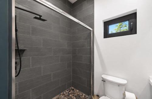 Whitefish Villa | Glacier Luxury Retreat Bear View Cabin 2