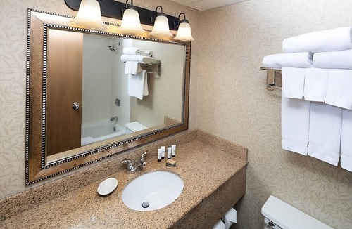 Kalispell Hotel | Glacier National Park Adventure! Indoor Pool, Pets Allowed, FREE Parking!