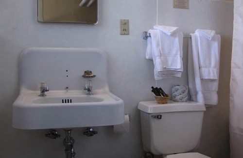 East Glacier Park Village Hotel | Glacier Park Lodge