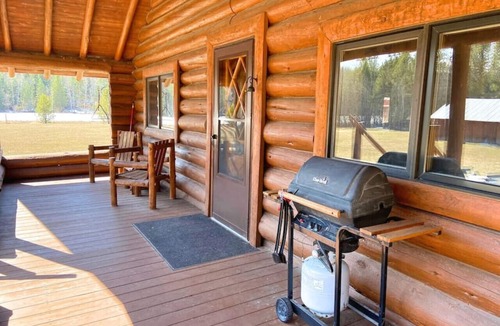 Coram Cabin | Glacier Ranch ~Minutes from Glacier National Park