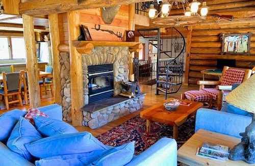 Coram Cabin | Glacier Ranch ~Minutes from Glacier National Park