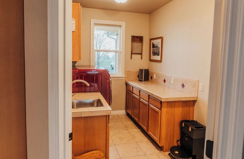 Evergreen House | Glacier View Haven - Sleeps 10 - Near Glacier National Park - Family Friendly