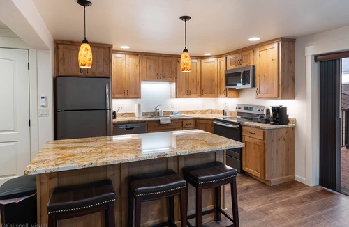Bigfork Condo | Glieden Lodge Luxury Condo @ The Historical Grand View on Bigfork Bay