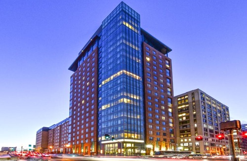Chinatown Apartment | Global Luxury Suites at The Theater District