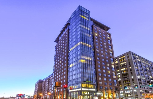 Chinatown Apartment | Global Luxury Suites at The Theater District