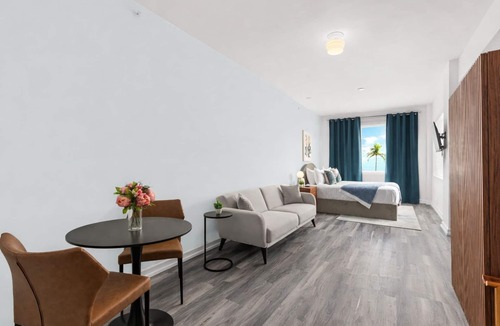 West Avenue Hotel | Global Luxury Suites at The Apex Miami