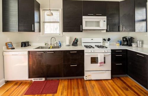 North Chesterfield Apartment | Globetrotters Suite in Historic Richmond w Patio