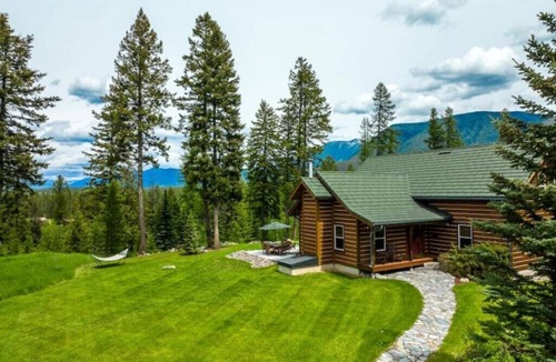 Coram House | Glorious Montana Haven, Views, and Hot Tub