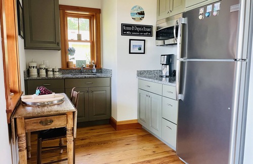 Lagoon Heights House | Glorious Sunsets and Fun on Private Waterfront in Beautiful, Comfortable Home.