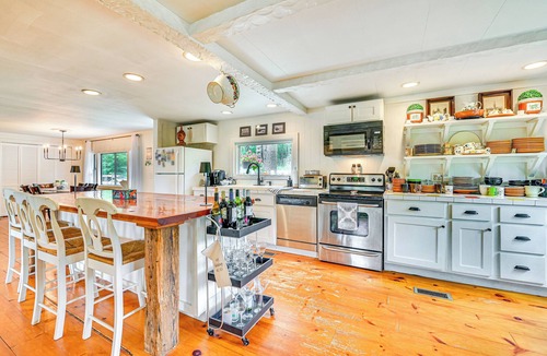 Gloversville House | Gloversville Getaway w/Grill: 5 Mi to Water!