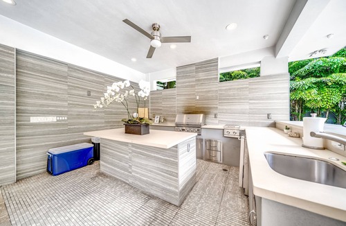 Wilton Manors House | Golf Cart! Hot Tubs+Heated Pool! 1 Mile To Beach! + Private Guest House!