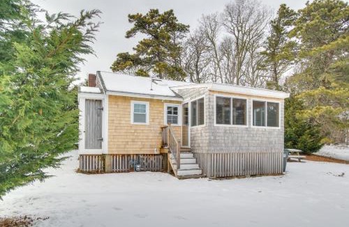 South Chatham House | Golf, Shop & Beach-Hop! Cape Cod Gem Steps to Sand