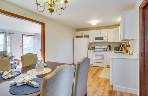 Centerville House | Golf & Unwind: Family Home 2 Mi to Covell’s Beach!