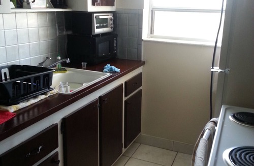 Royal Poinciana Condo | Gorgeous 1-bedroom condo with AC in lively Hollywood + a Pool!