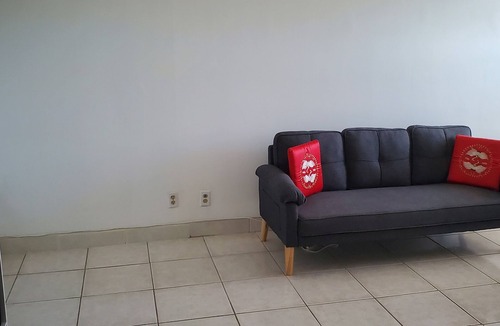 Royal Poinciana Condo | Gorgeous 1-bedroom condo with AC in lively Hollywood + a Pool!