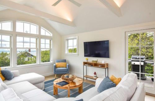 North Eastham House | Gorgeous Architectural Home w Water Views