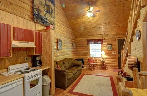 Bruceton Mills Cabin | Gorgeous Cabin with Fire Pit and Hot Tub in Bruceton Mills, West Virginia
