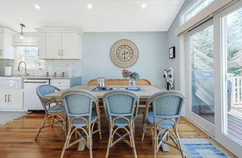 East Falmouth House | Gorgeous Cape Cod Retreat, w/modern amenities, Central AC and water views!