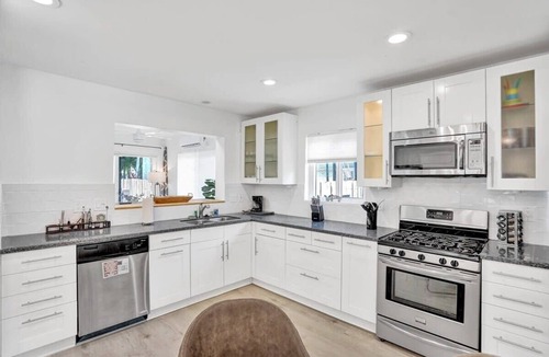 Hollywood Lakes House | Gorgeous & Central Heated Pool/Close to Beach