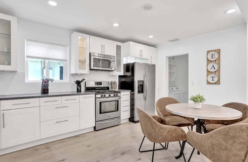 Hollywood Lakes House | Gorgeous & Central Heated Pool/Close to Beach