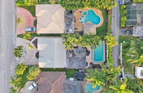 Hollywood Lakes House | Gorgeous & Central Heated Pool/Close to Beach