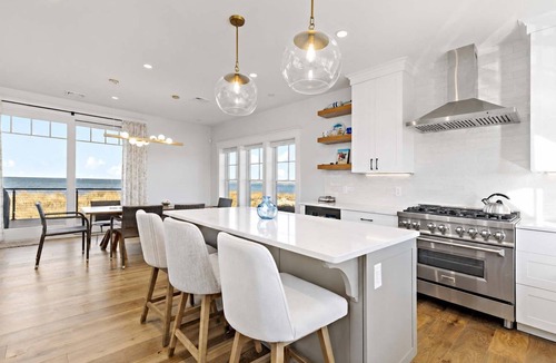 North Eastham House | Gorgeous, Contemporary Waterfront Home on Sunken Meadow Beach in Eastham