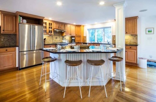 Chatham House | Gorgeous, Dog Friendly, Central AC