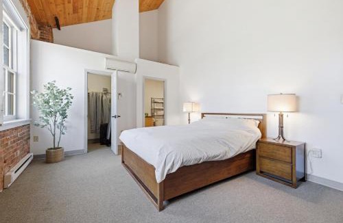 Downtown Hartford Apartment | Gorgeous downtown apartment with loft