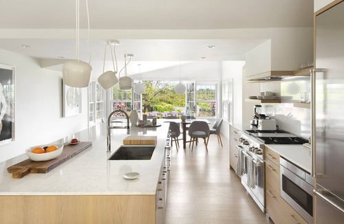 West of Town House | Gorgeous Fully Renovated House with park-like yard close to town and beaches