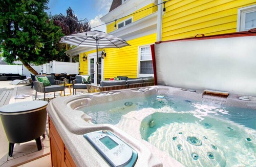 Wildwood House | Gorgeous historic Victorian with 8 bedroom/4 baths
