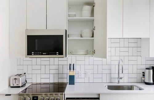 Revere Apartment | Gorgeous Revere Studio w/Firepit, Spa, W/D, A/C & Gym, by Blueground