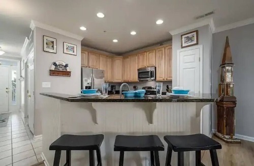 Sunset Island House | ⭐️Gorgeous Sunset Island Private Beach In/Outdoor Pools⭐️